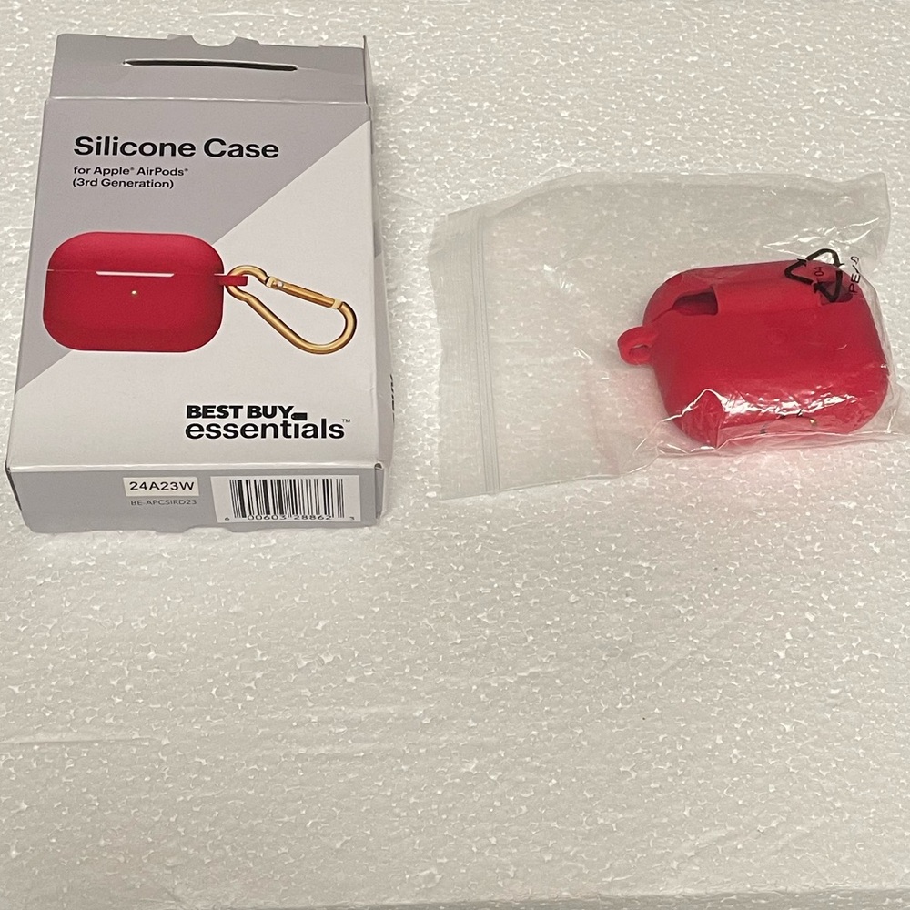 NWOT BESTBUY Essentials 3rd Generation Soft Silicon AirPod Case